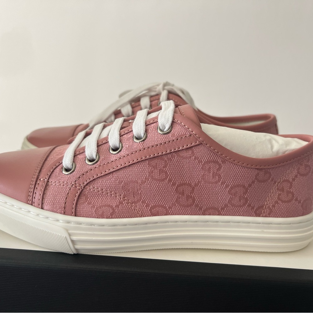 BRAND NEW GUCCI SHOES FOR SALE‼️ Size 35 Original Price $795; Asking Price $600